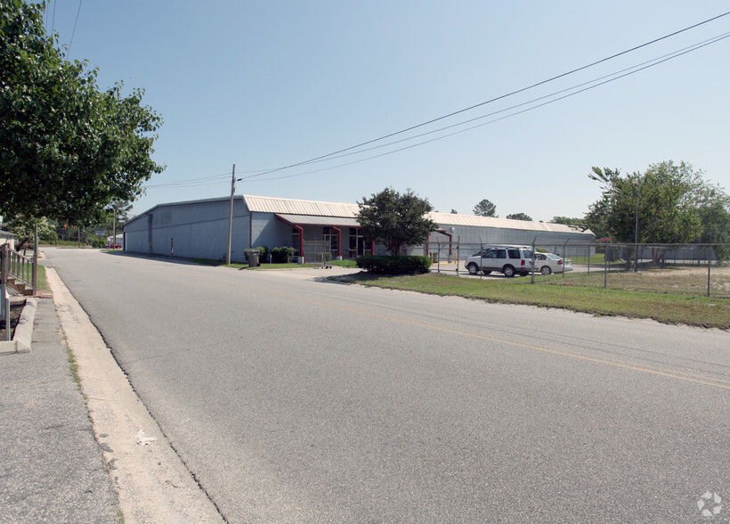 Primary Photo Of 2300 N Cedar St, Lumberton Warehouse For Lease