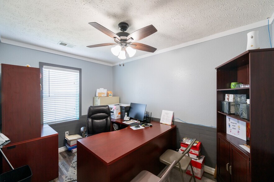 More Photos Of 10366 Highway 100, Scotts Hill Flex For Sale