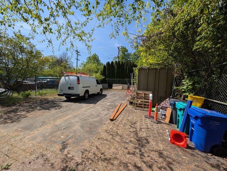 More Photos Of 8836 N Lombard St, Portland Storefront For Lease