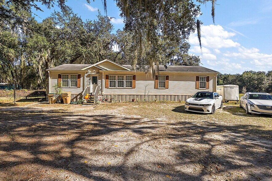 More Photos Of 27910 Debbie Rd, Okahumpka Land For Sale