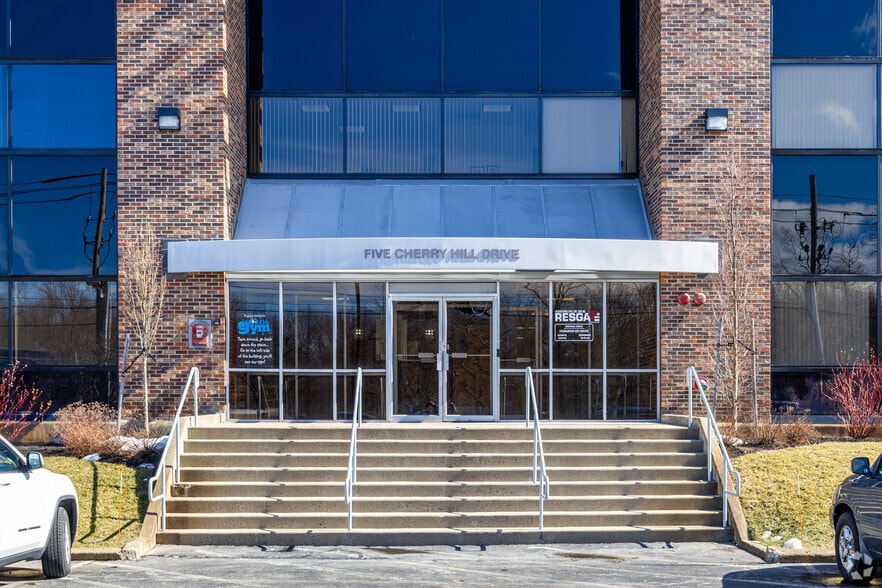 More Photos Of 5 Cherry Hill Dr, Danvers Medical For Lease