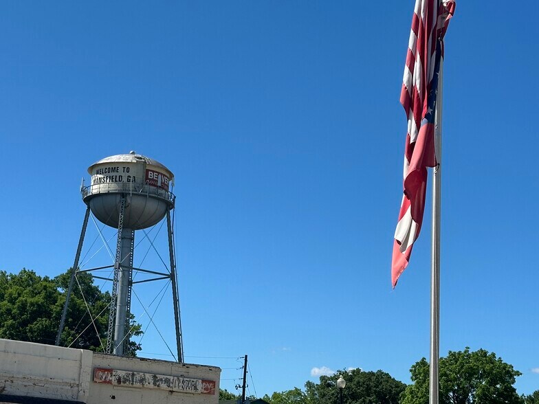 More Photos Of 3089 Main St, Mansfield Service For Lease