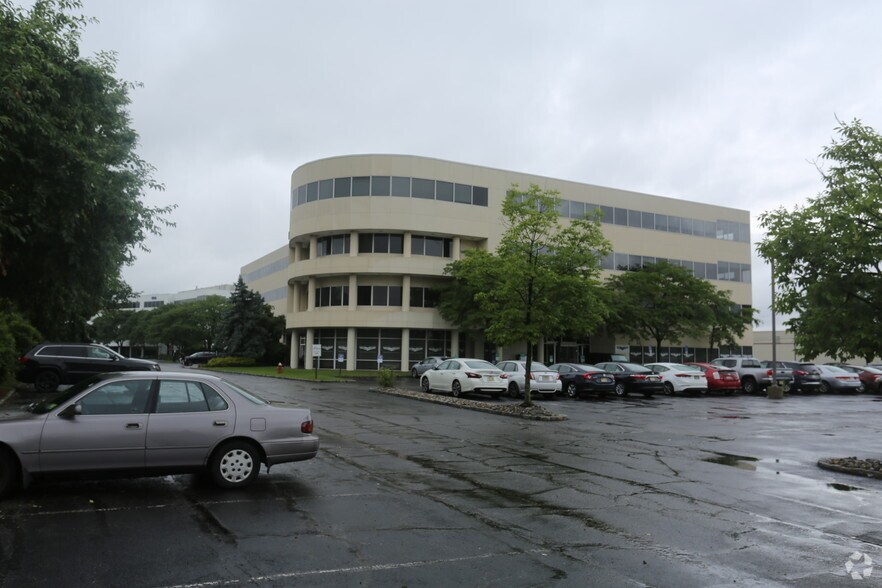 More Photos Of 165 Passaic Ave, Fairfield Office For Lease