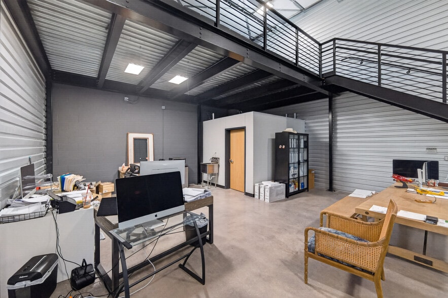 More Photos Of 529 E US HWY, Boerne Unknown For Lease