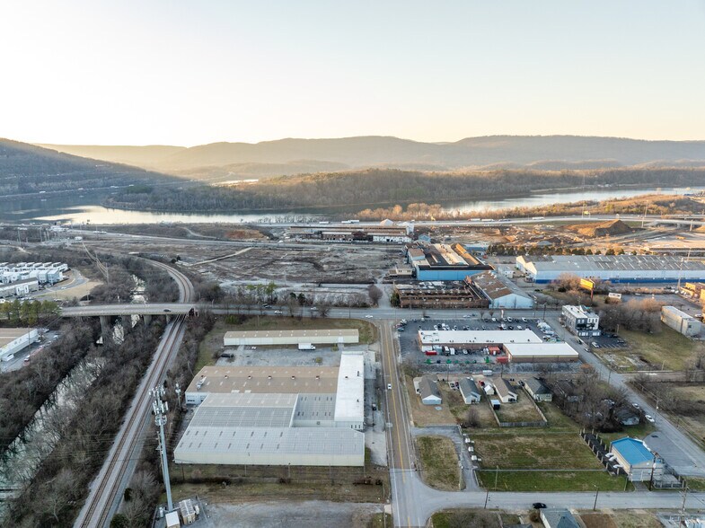 More Photos Of 300 W 28th St, Chattanooga Manufacturing For Sale