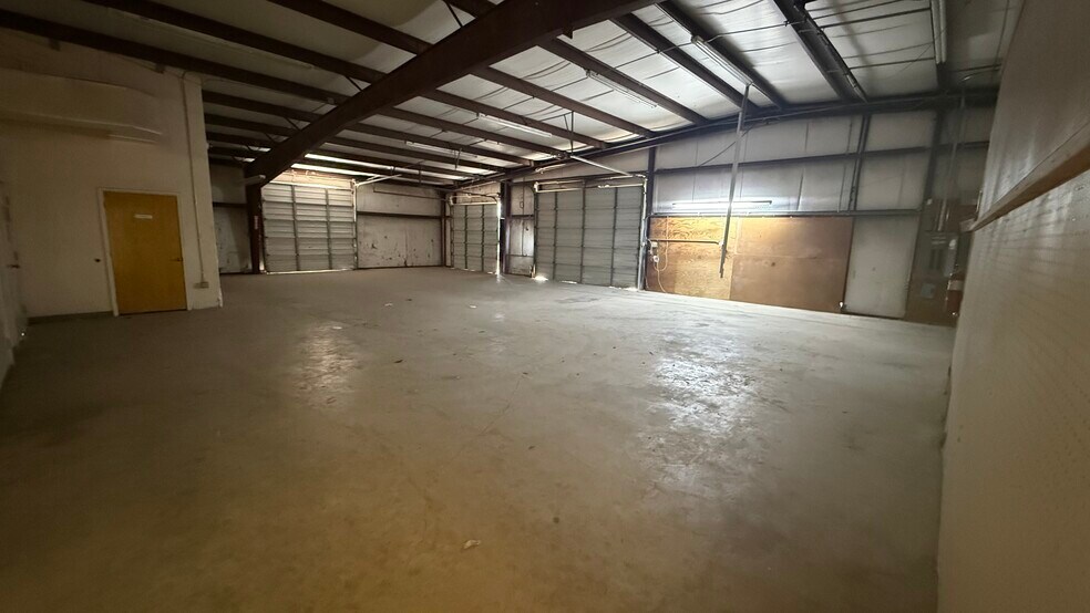 More Photos Of 1718 S 28th Ave, Edinburg Warehouse For Lease