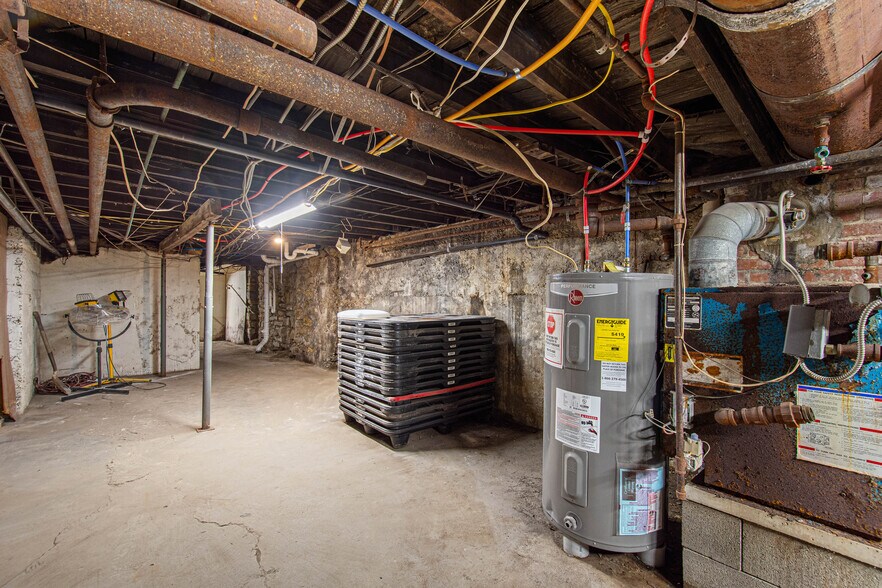 More Photos Of 305 Mill St, Coraopolis Storefront Retail Residential For Sale