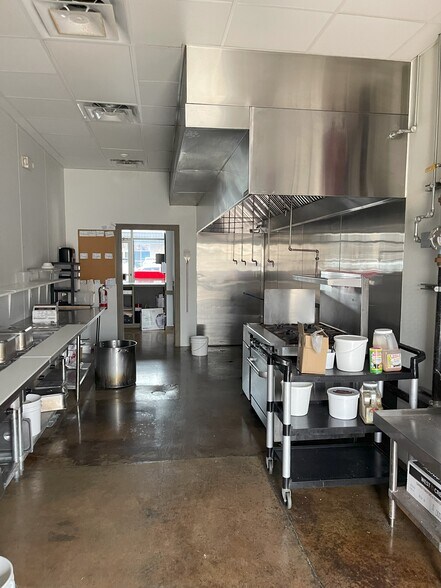More Photos Of 7673 Perkins Rd, Baton Rouge Storefront For Lease