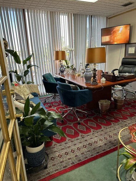 More Photos Of 420 S Dixie Hwy, Coral Gables Loft Creative Space For Sale