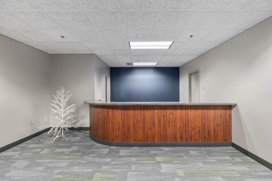 More Photos Of 16710 Smokey Point Blvd, Arlington General Retail For Sale