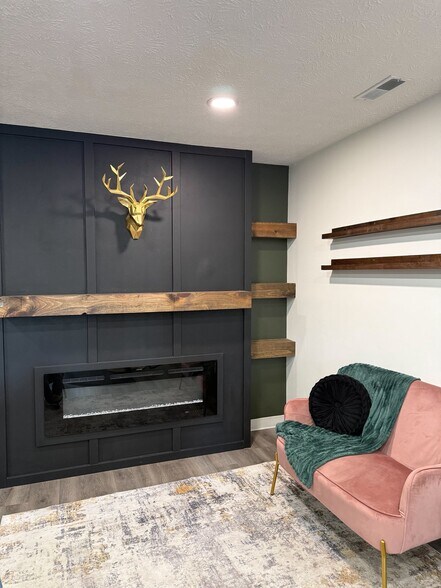 More Photos Of 138 3rd St, Underwood Freestanding For Sale