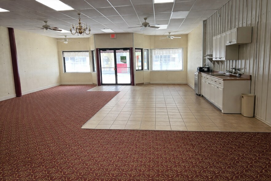 More Photos Of 305 E Broadway St, Drumright Storefront For Sale