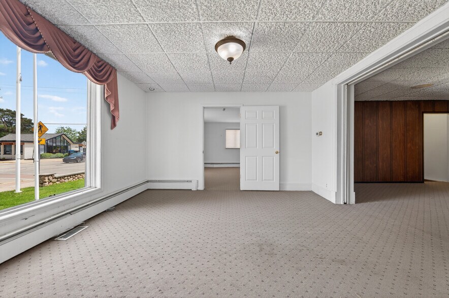 More Photos Of 209 N Main St, Belleville Medical For Sale