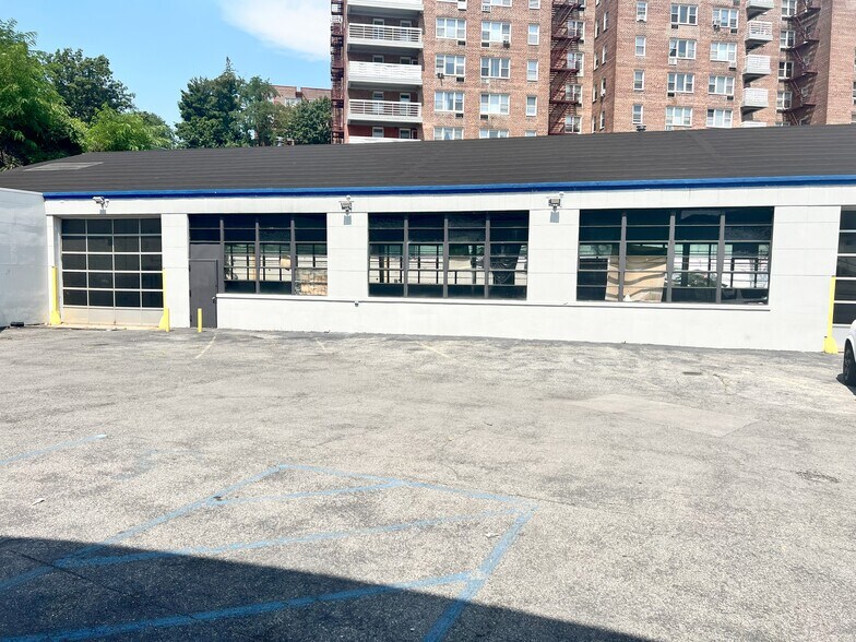 More Photos Of 1245 Central Park Ave, Yonkers Auto Dealership For Lease