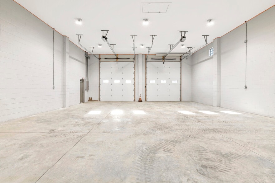 More Photos Of 6725 Governor Printz Blvd, Wilmington Warehouse For Lease