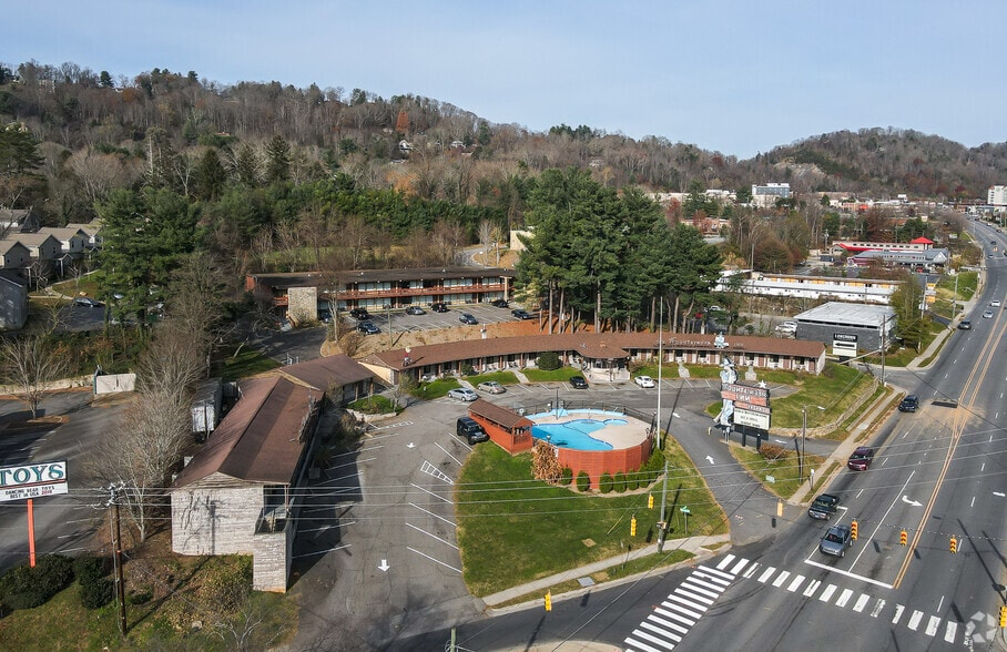 More Photos Of 155 Tunnel Rd, Asheville Hotel For Sale