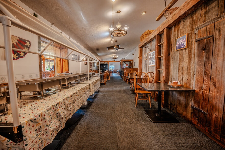 More Photos Of 176 N Market St, Shreve General Retail For Sale