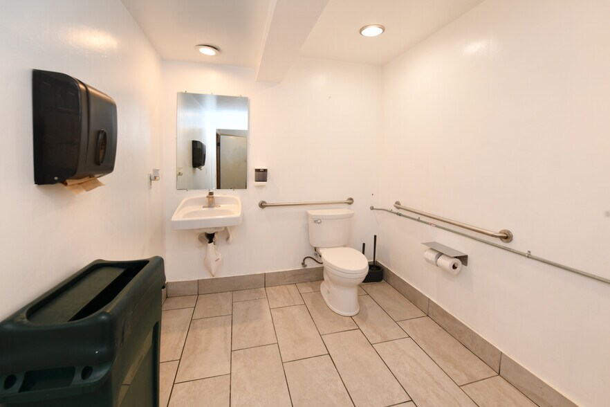 More Photos Of 1829 Euclid Ave, Berkeley Restaurant For Sale