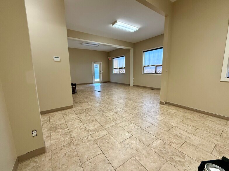 More Photos Of 9005 127 Av NW, Edmonton Flex For Lease