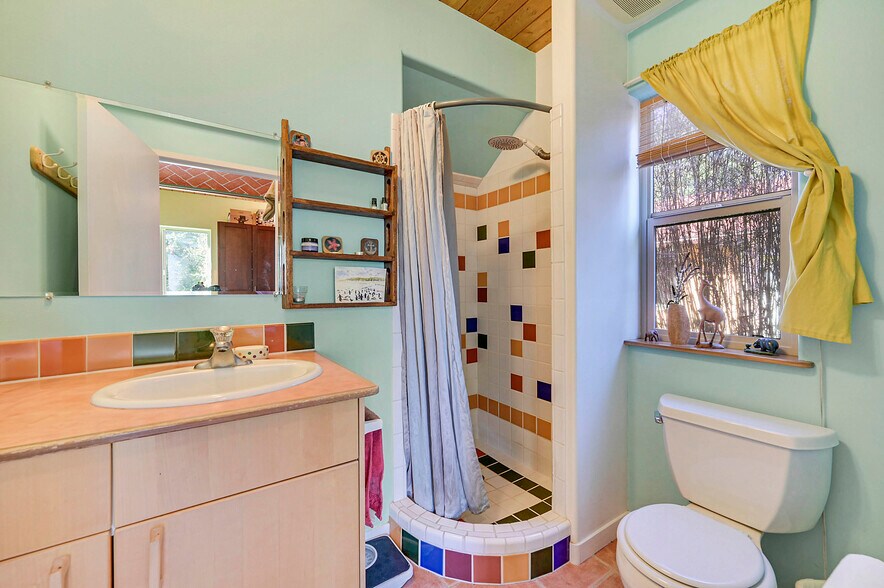 More Photos Of 1673 Woodland Dr, Port Townsend Winery Vineyard For Sale