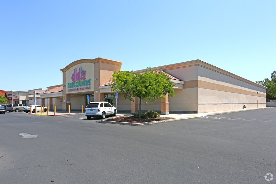 Primary Photo Of 4190 N West Ave, Fresno Unknown For Lease