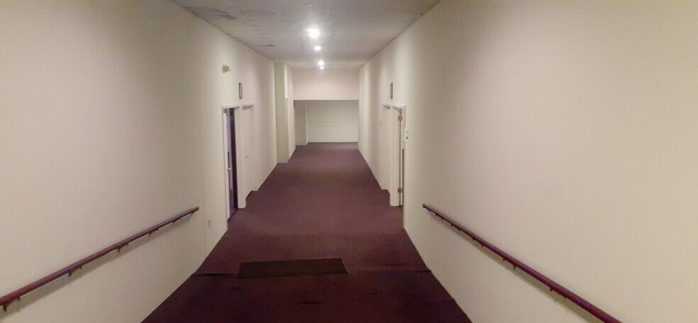 More Photos Of 1489 Milford St S, Clarksburg Office For Lease