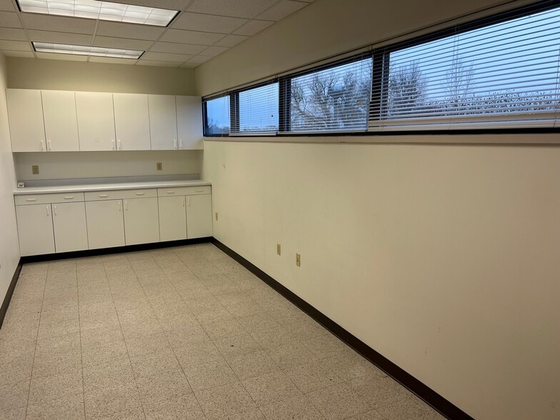 More Photos Of 101 N Ogden Rd, Peshtigo Office For Lease