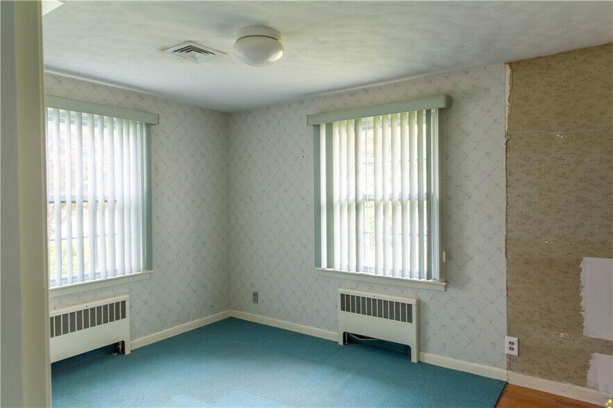 More Photos Of 5393 Post Rd, East Greenwich Office For Sale