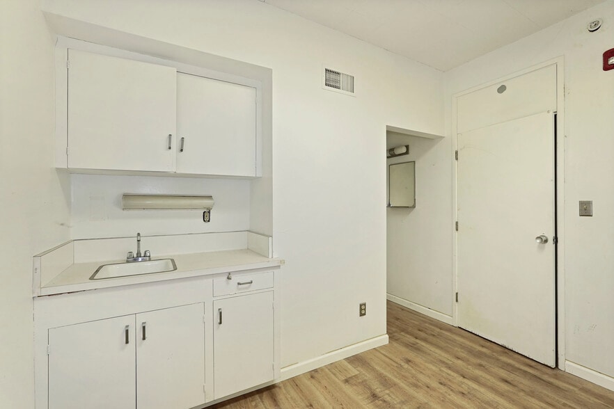 More Photos Of 512 W Harding Way, Stockton Medical For Sale