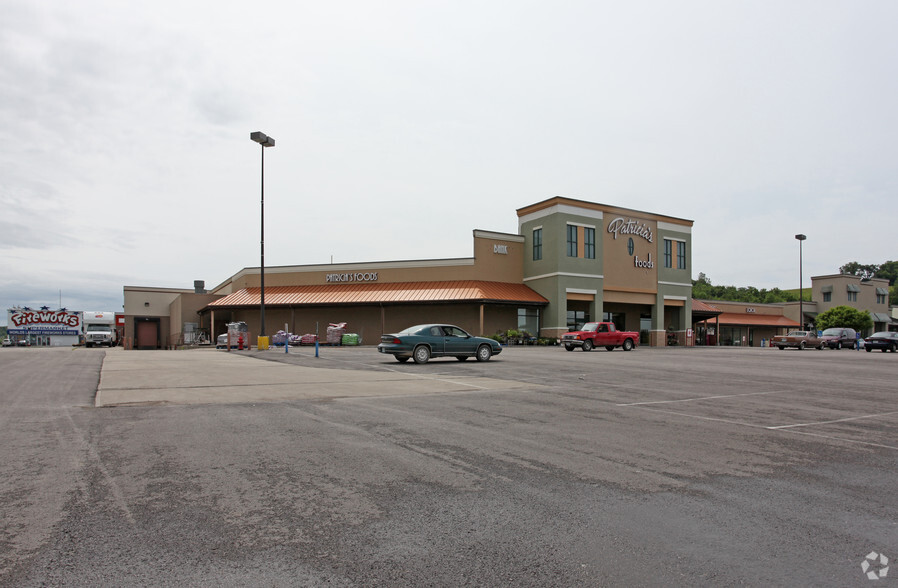 Primary Photo Of 1212 W Old Highway 40, Odessa General Retail For Sale