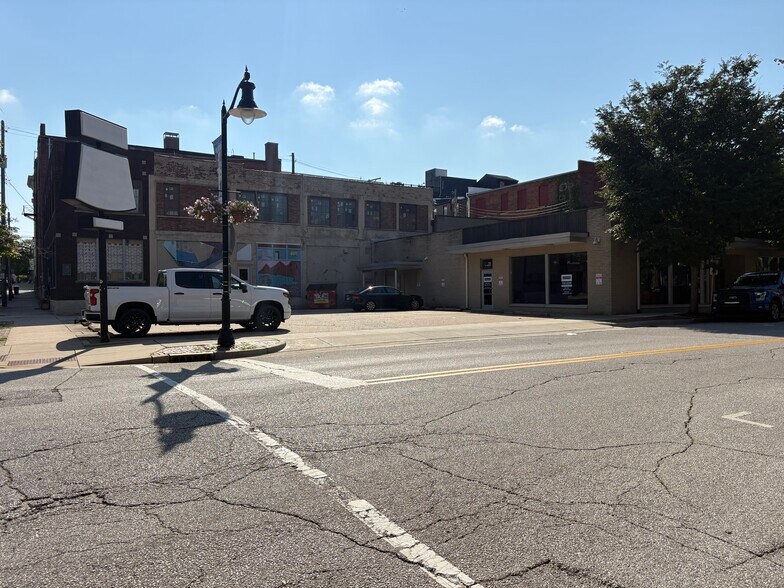 More Photos Of 213 N 5th St, Lafayette Industrial For Lease