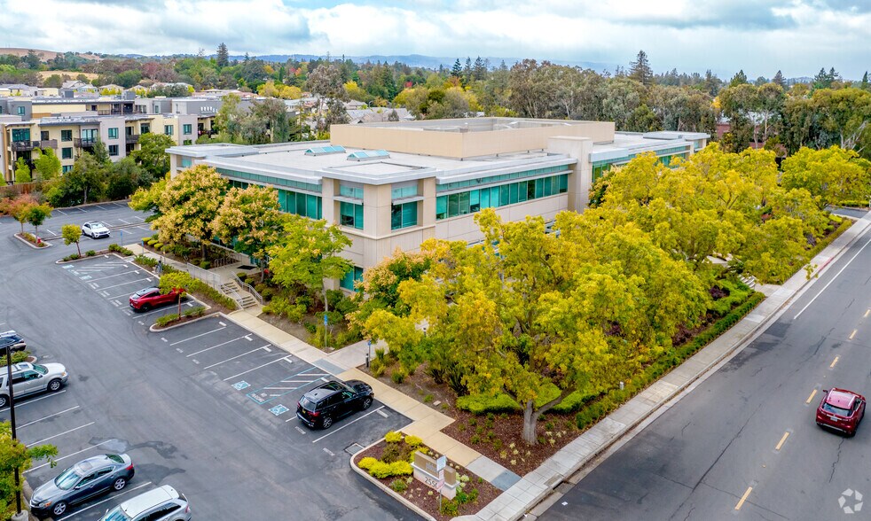 More Photos Of 2550 Hanover St, Palo Alto Office For Sale