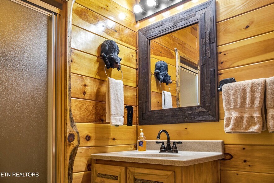 More Photos Of 1012 Highway 165, Tellico Plains Hospitality For Sale