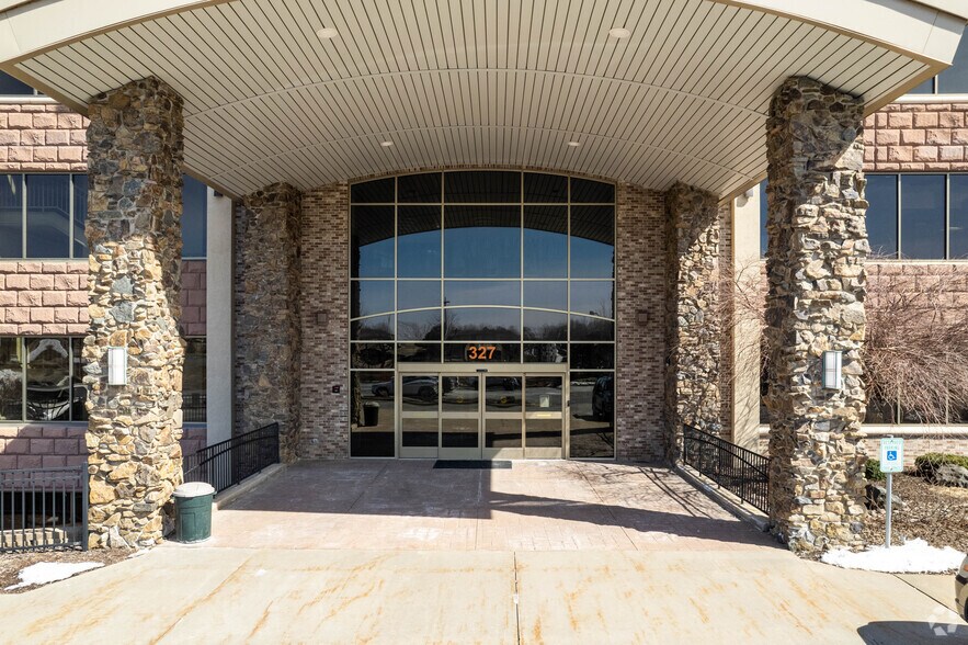 More Photos Of 327 N 17th Ave, Wausau Office For Lease