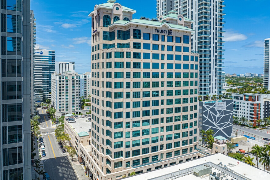 Primary Photo Of 515 E Las Olas Blvd, Fort Lauderdale Office For Lease