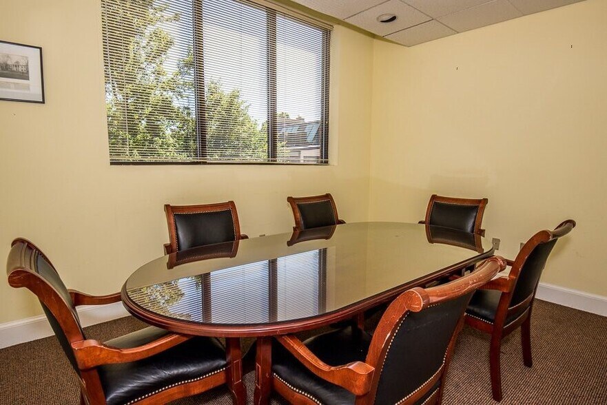 More Photos Of 500 Court Sq, Charlottesville Office Residential For Sale