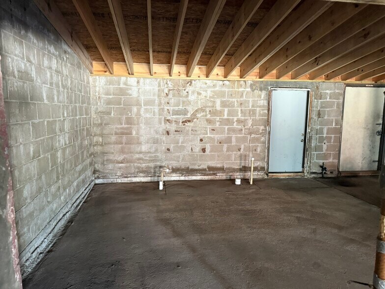 More Photos Of 107 W Main St, Coffeen Storefront Retail Residential For Sale