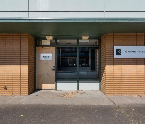 More Photos Of 1375 13th St SE, Salem Office For Sale
