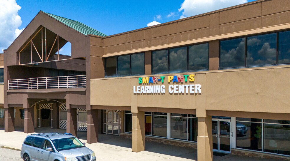 More Photos Of 1102-1192 W Kemper Rd, Cincinnati Unknown For Lease