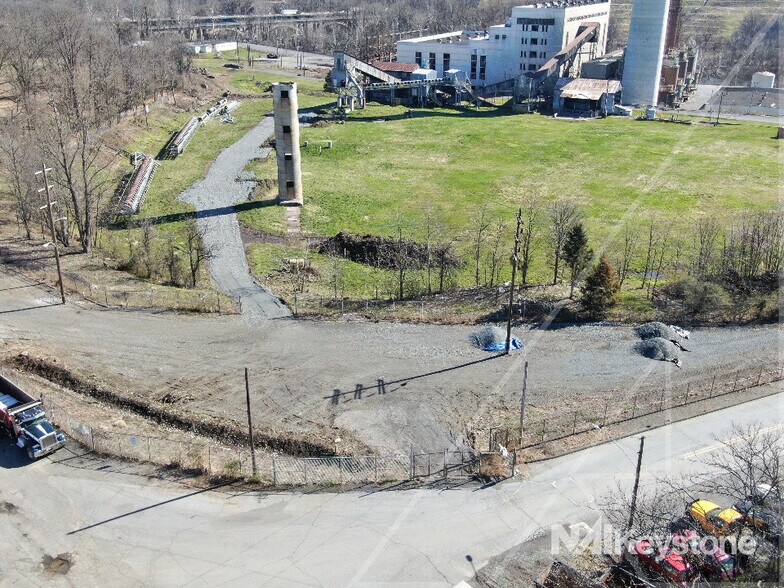 More Photos Of 296 Poplar Neck Rd, Birdsboro Industrial For Sale