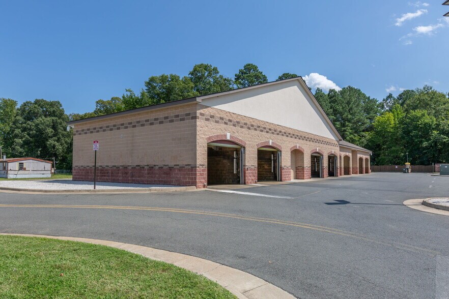 More Photos Of 4567 James Madison Pky, King George General Retail For Sale
