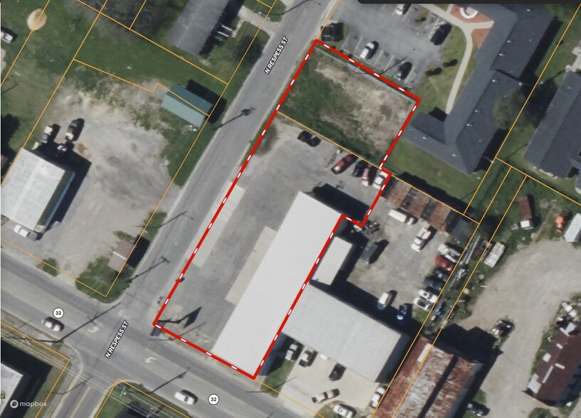 More Photos Of 140 W 3rd St, Washington Service For Lease