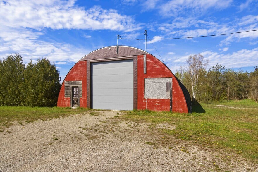 More Photos Of 7024 Hwy 6, Tobermory Storefront Retail Residential For Sale