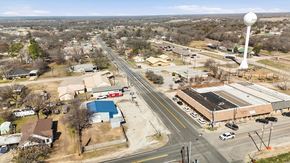 More Photos Of 103 W Franklin St, Alvord General Retail For Sale