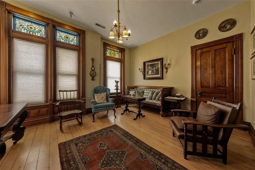 More Photos Of 809 Hall St, Saint Joseph Hospitality For Sale