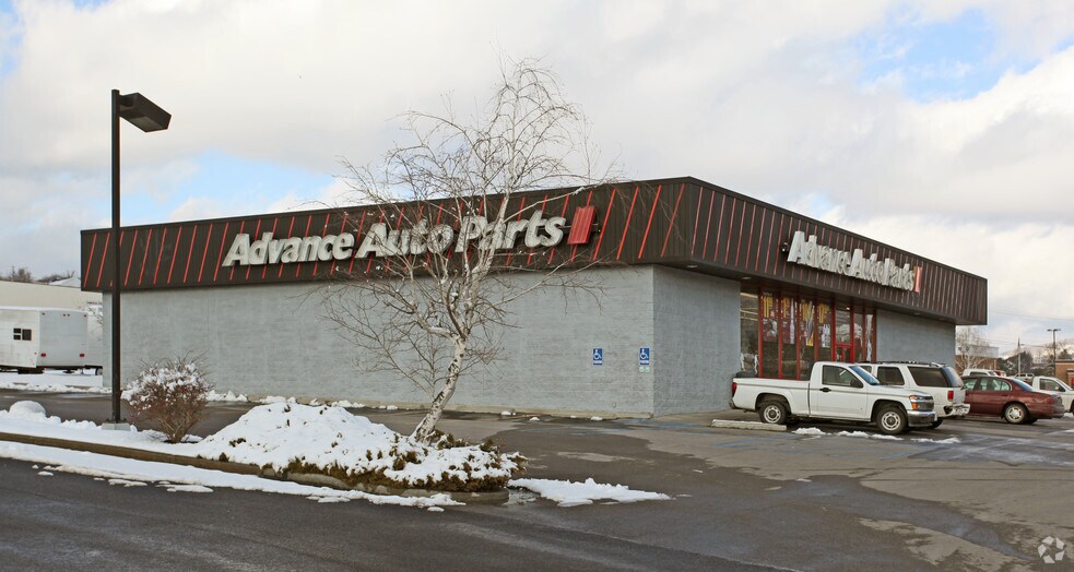 More Photos Of 609 Market St, Tazewell Unknown For Lease