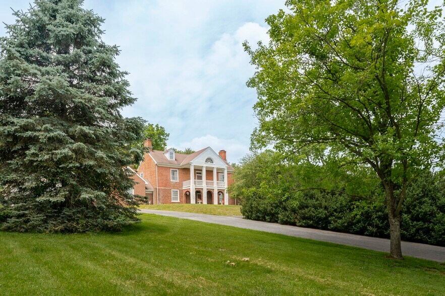 More Photos Of 610 New Hope Rd, Staunton Specialty For Sale