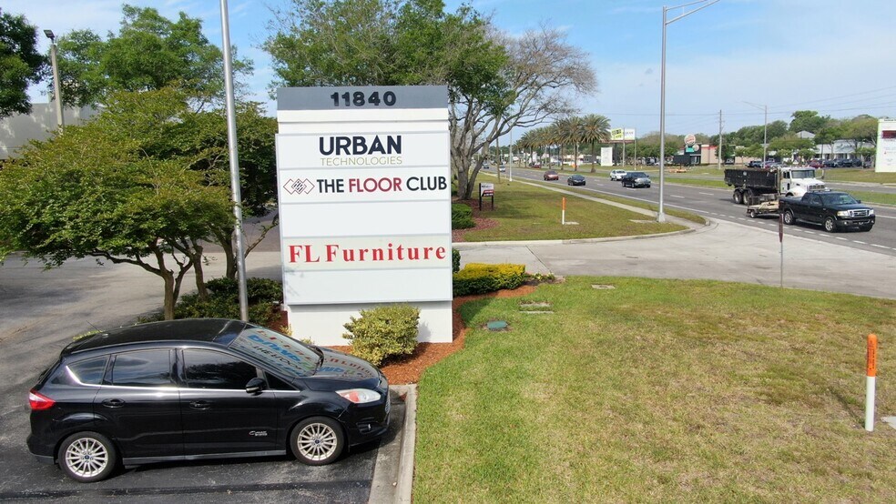 More Photos Of 11840 Beach Blvd, Jacksonville Showroom For Lease