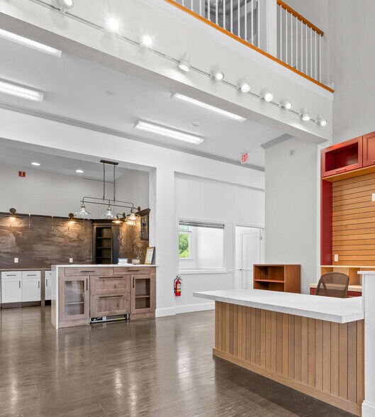 More Photos Of 580 Washington St, Easton Office For Lease