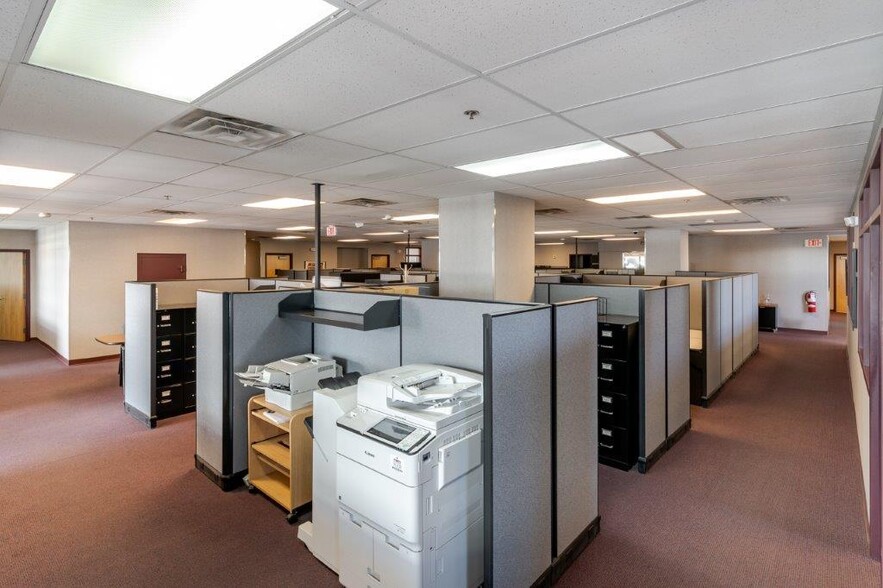 More Photos Of 120 E 3rd St, Newport Office For Lease